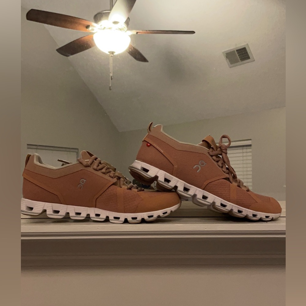 OnCloud women’s tennis shoes